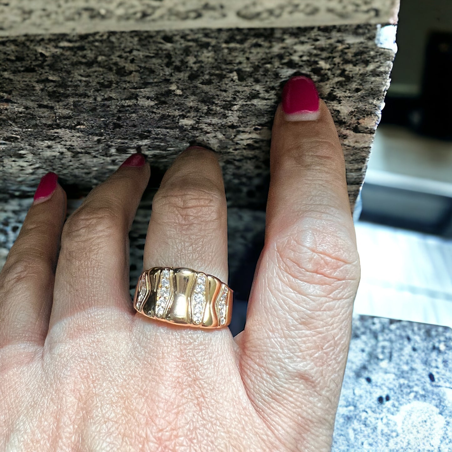 Asya: Chic 18k Gold-Plated Band Ring
