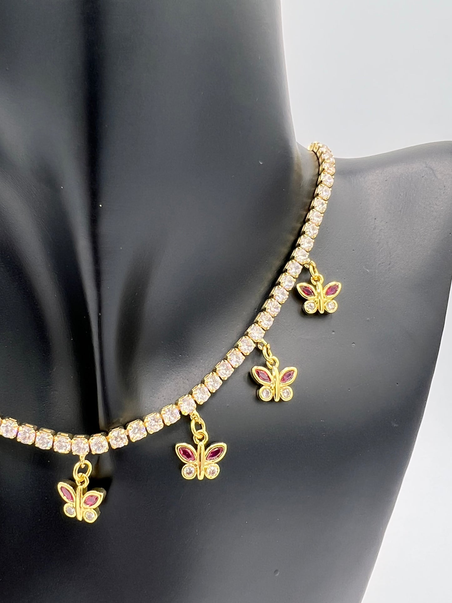 Gold-Plated Butterfly Tennis Necklace for Women – A Delicate Fusion of Elegance and Playfulness