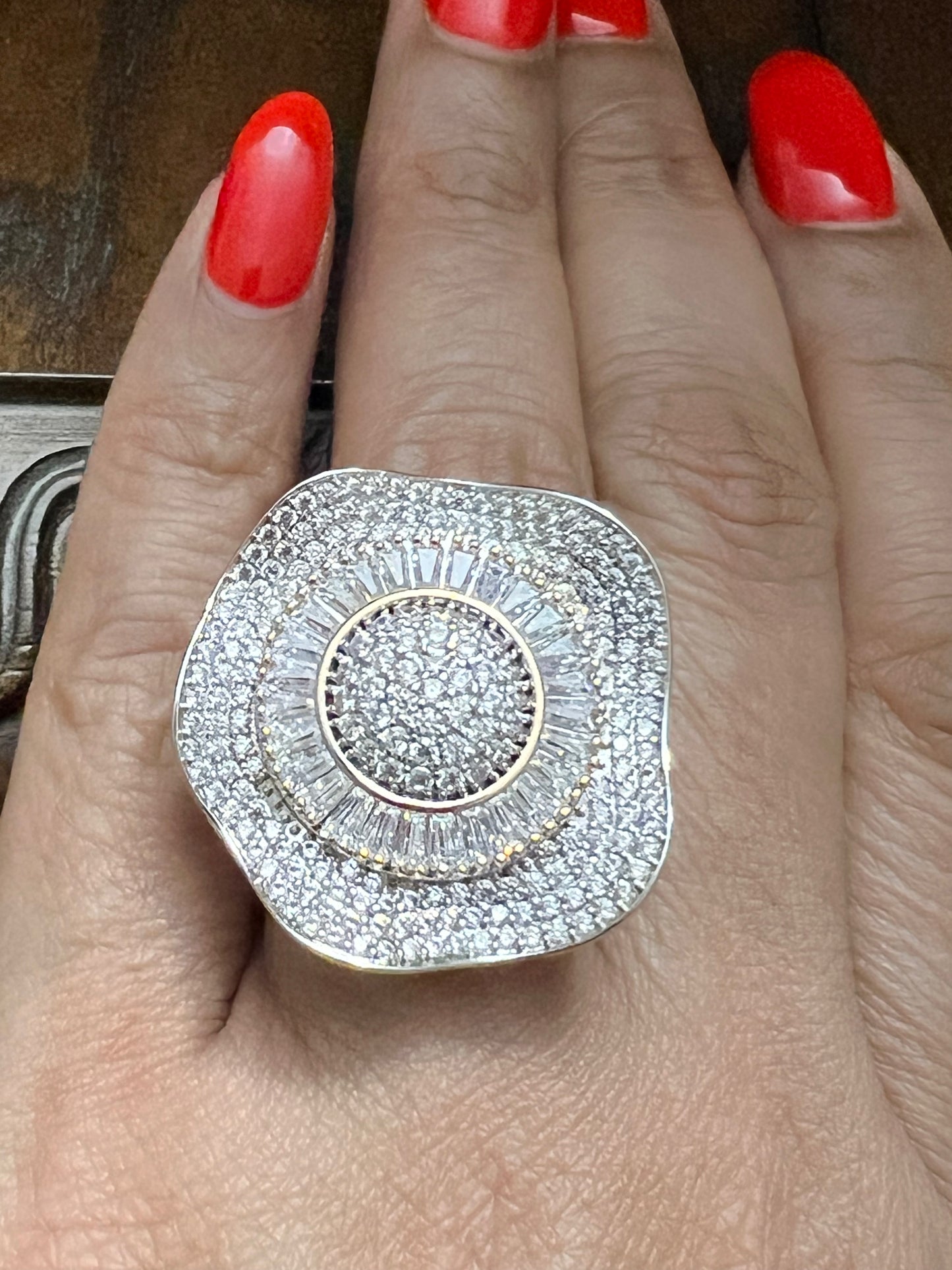Queen Royal white And Yellow Gold Plated Ring