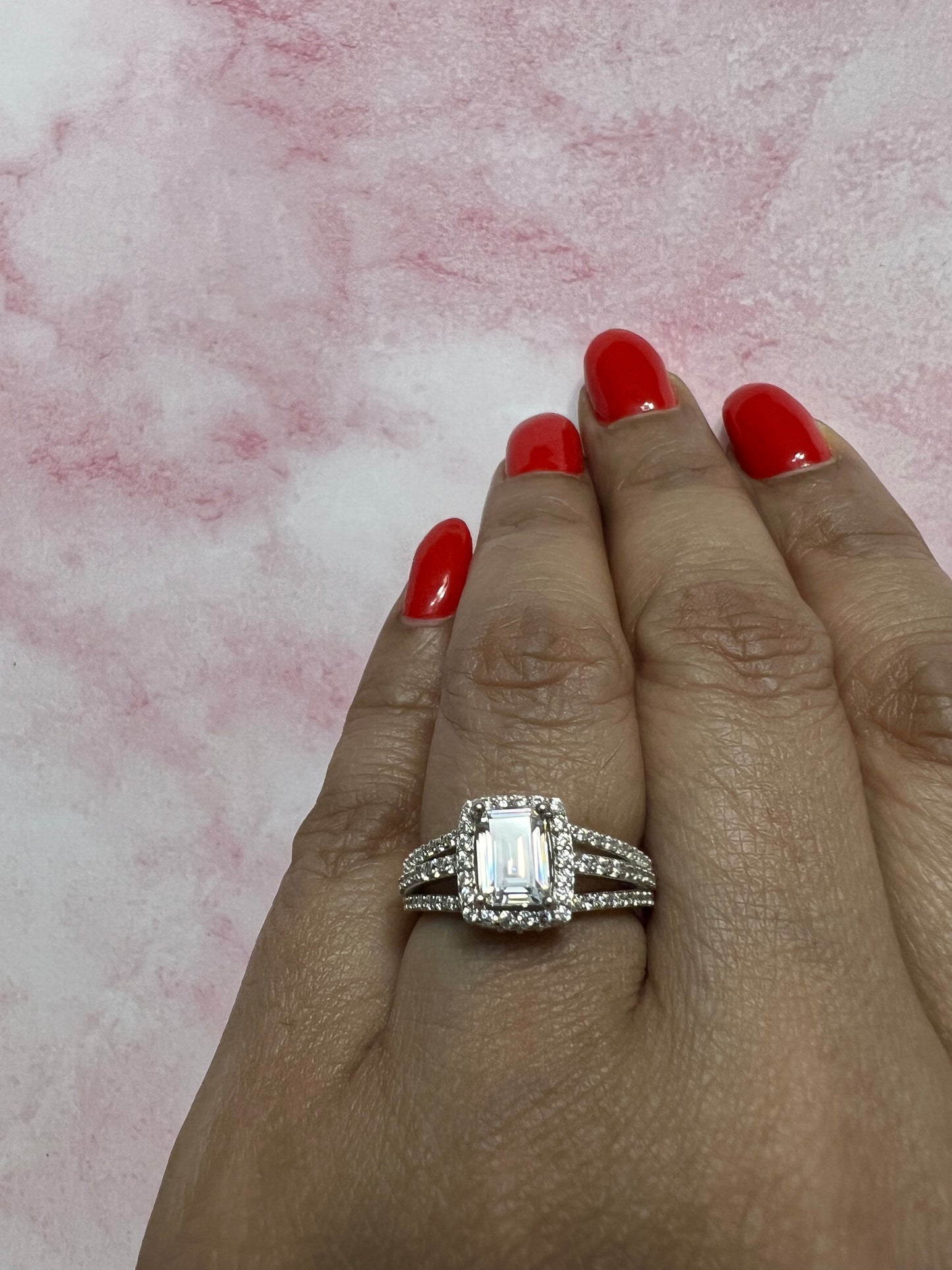 Amelia: Timeless Elegance in a 925 Sterling Silver Ring – Classic Beauty for Every Occasion