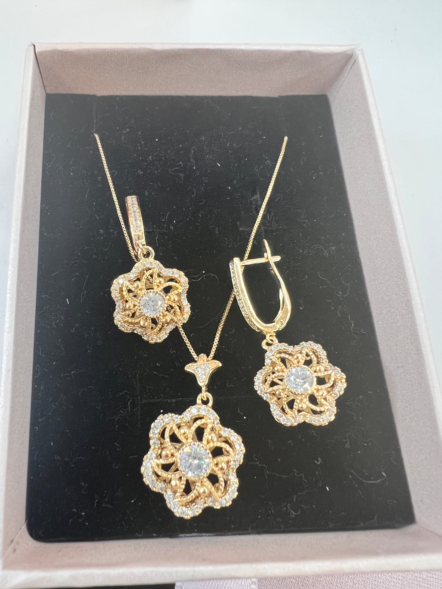 4D Dangling Flower On U Hoop, Earrings And Necklace Set