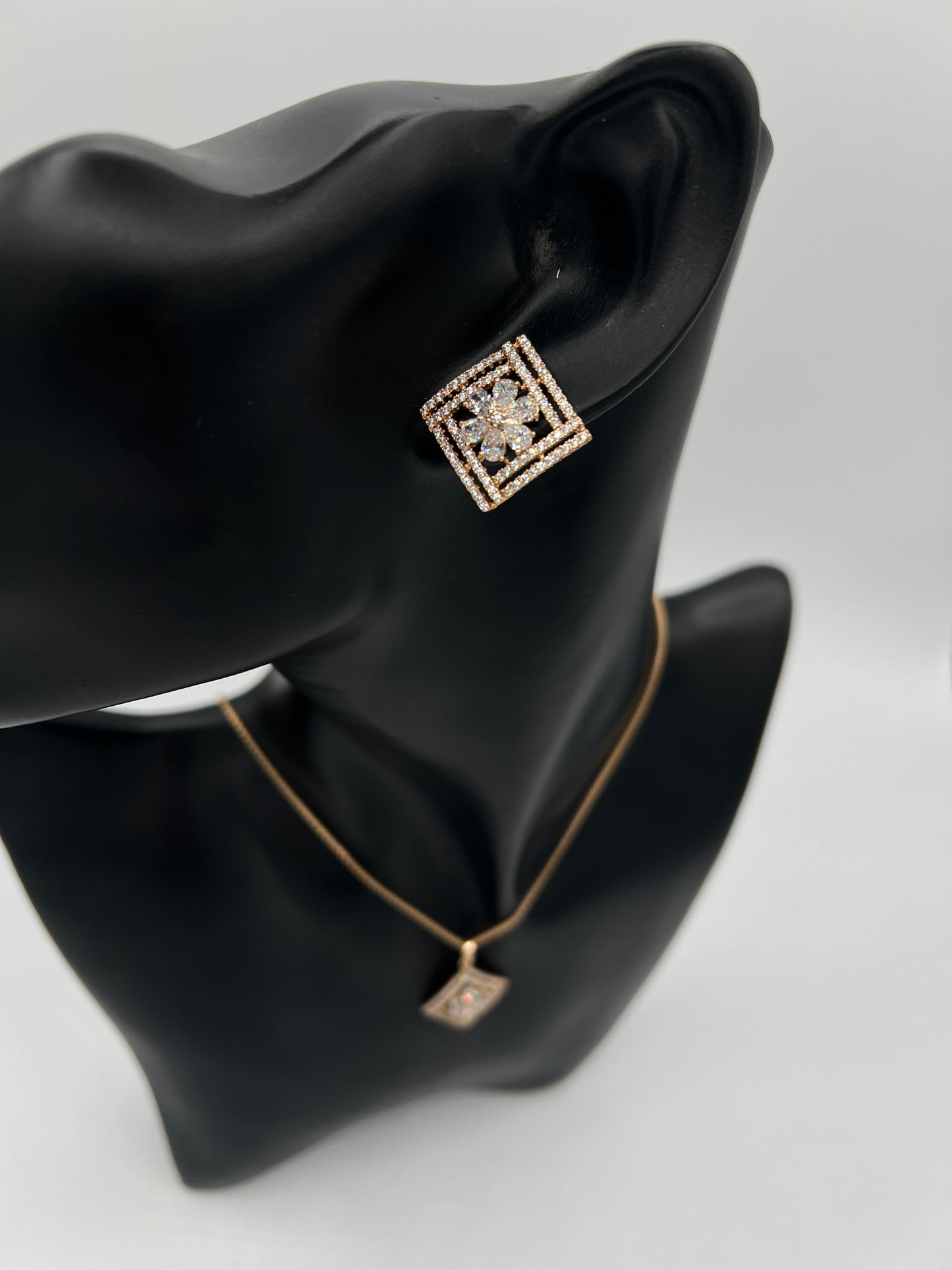 The Double Frame Of Cubic Zircons Earrings And Necklace Set