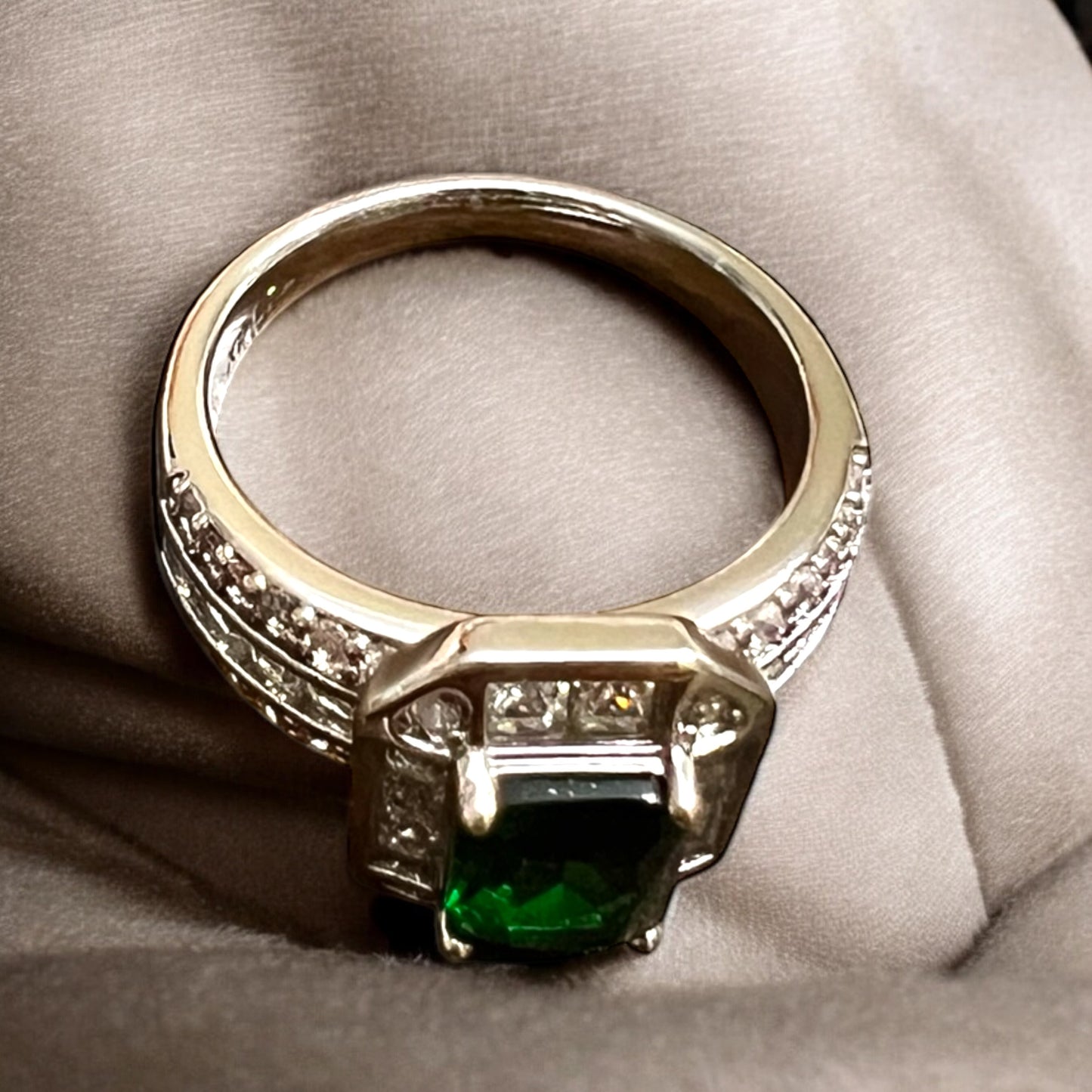 Emerald Silver Ring