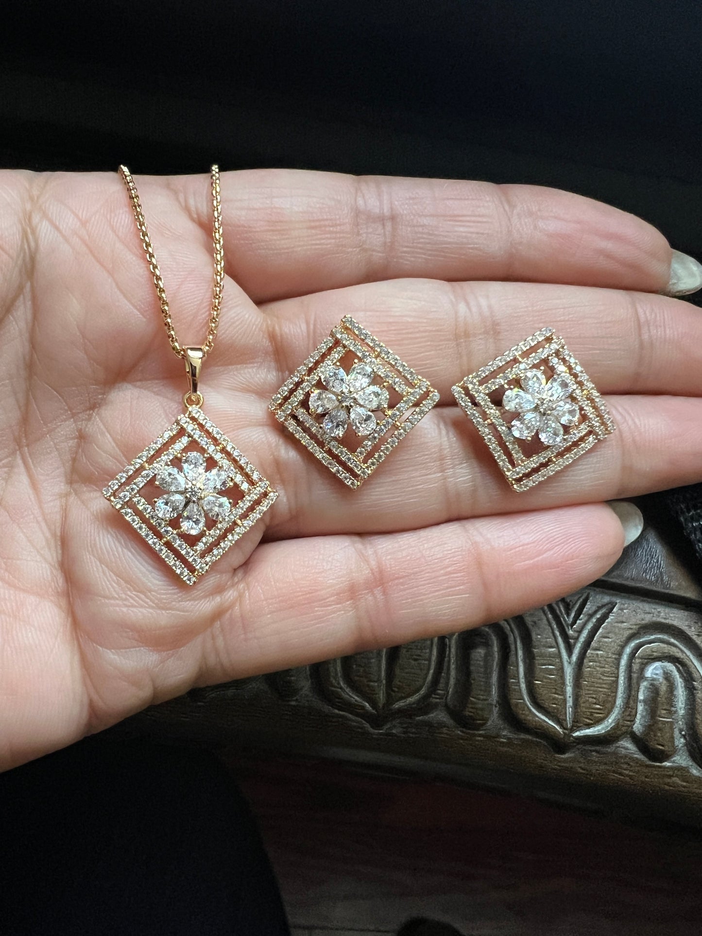 The Double Frame Of Cubic Zircons Earrings And Necklace Set