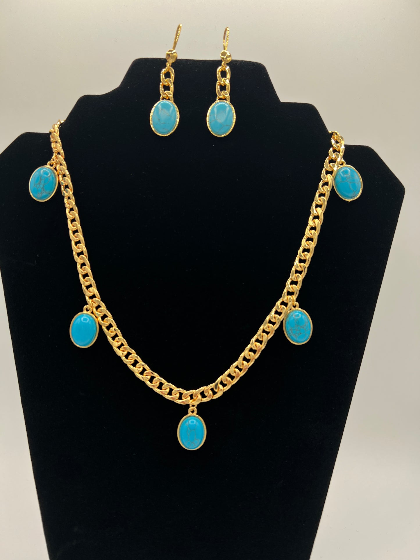 Oval Turquoise And Gold Earrings And Turquoise Charms Necklace Sets