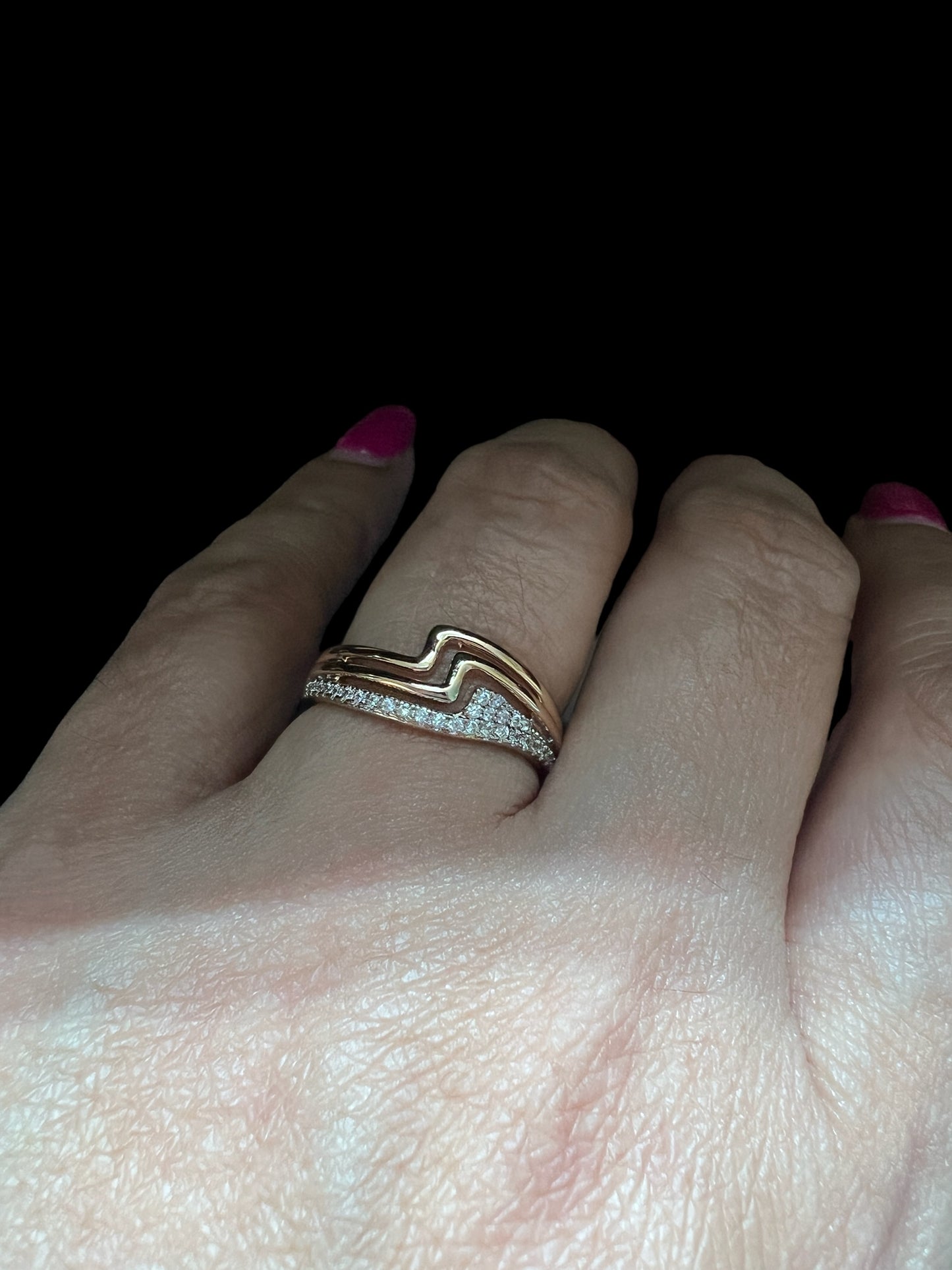 Zircon And Gold Zigzag Rings