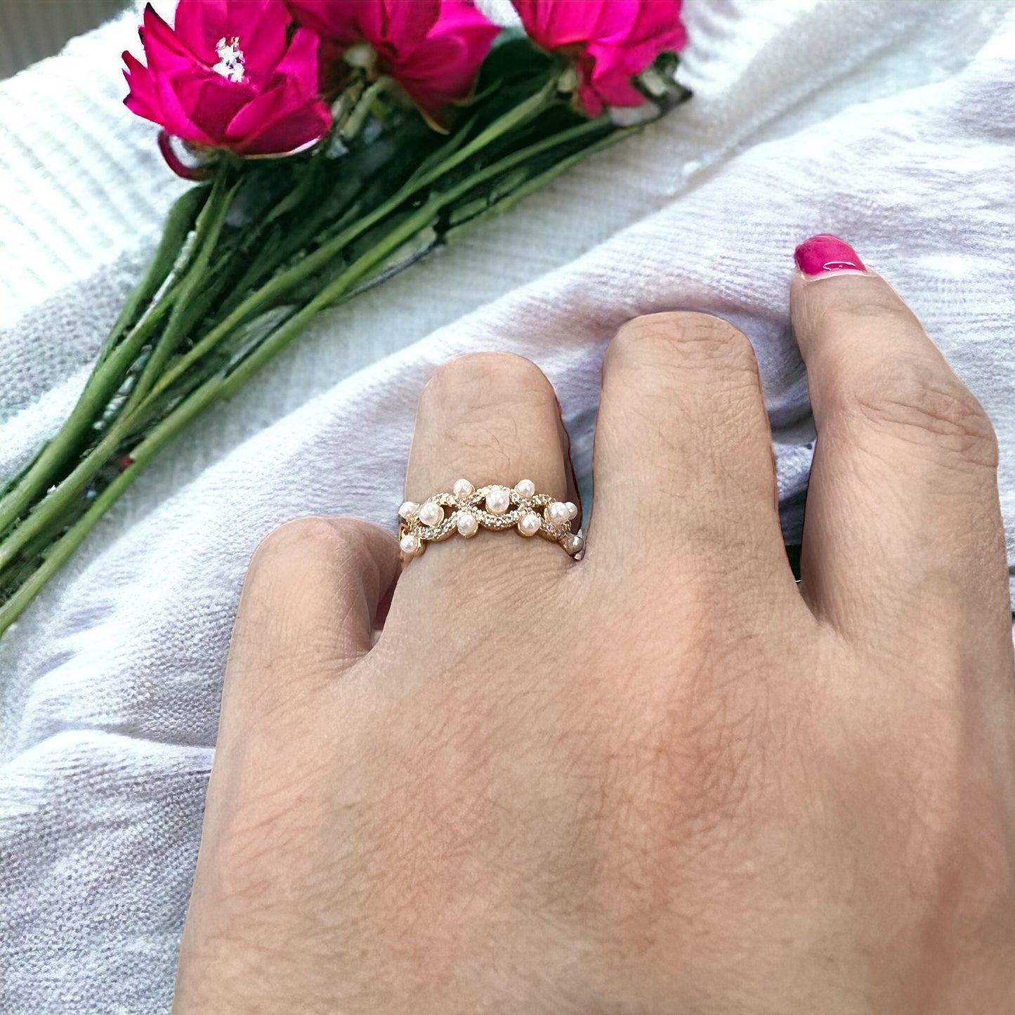 Zigzag pearls And Zircons Open Gold Ring
