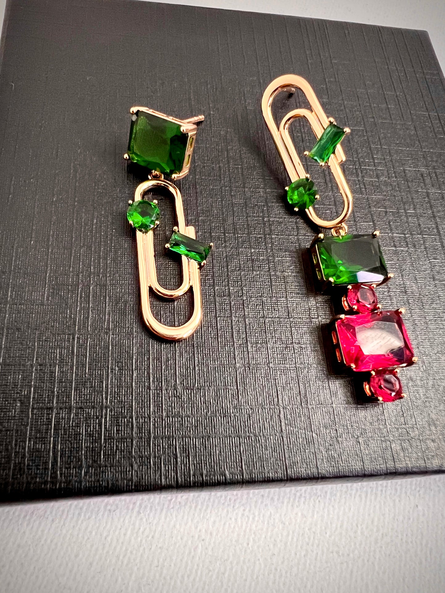 Paper clip Design Earrings Green & Ruby