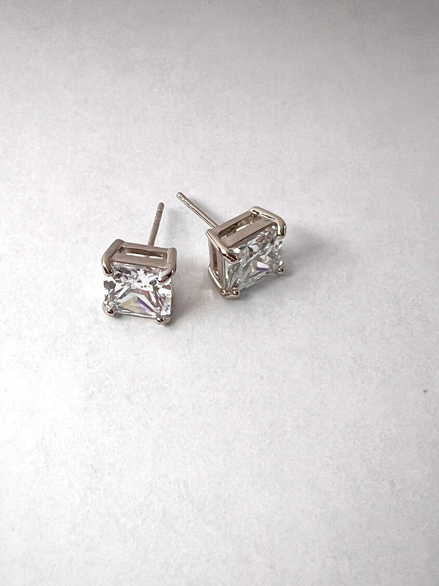 Square Diamond White Gold Earrings Two Colours Purple And White #00108