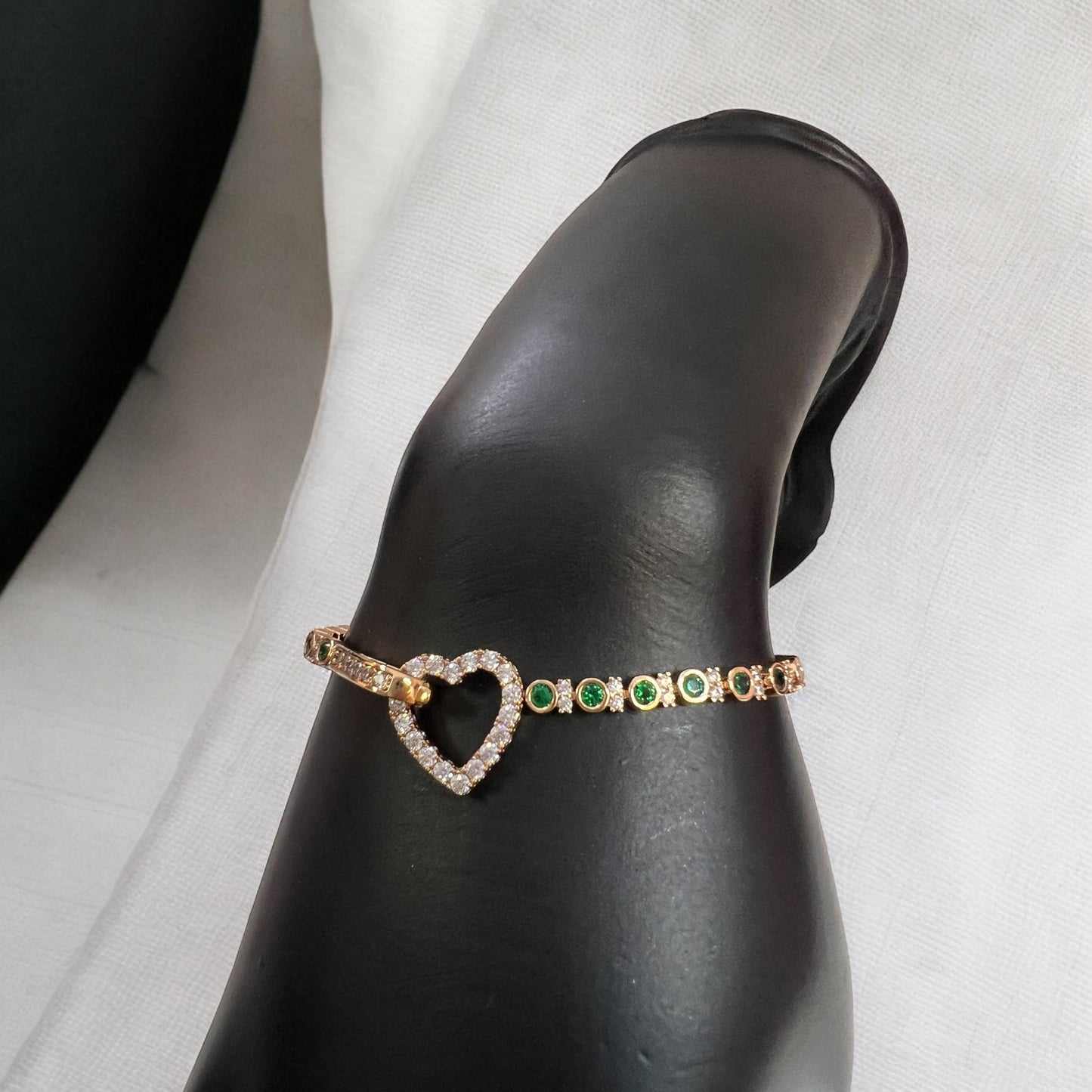 18k Gold White Heart And Green Stones Bracelet #00043