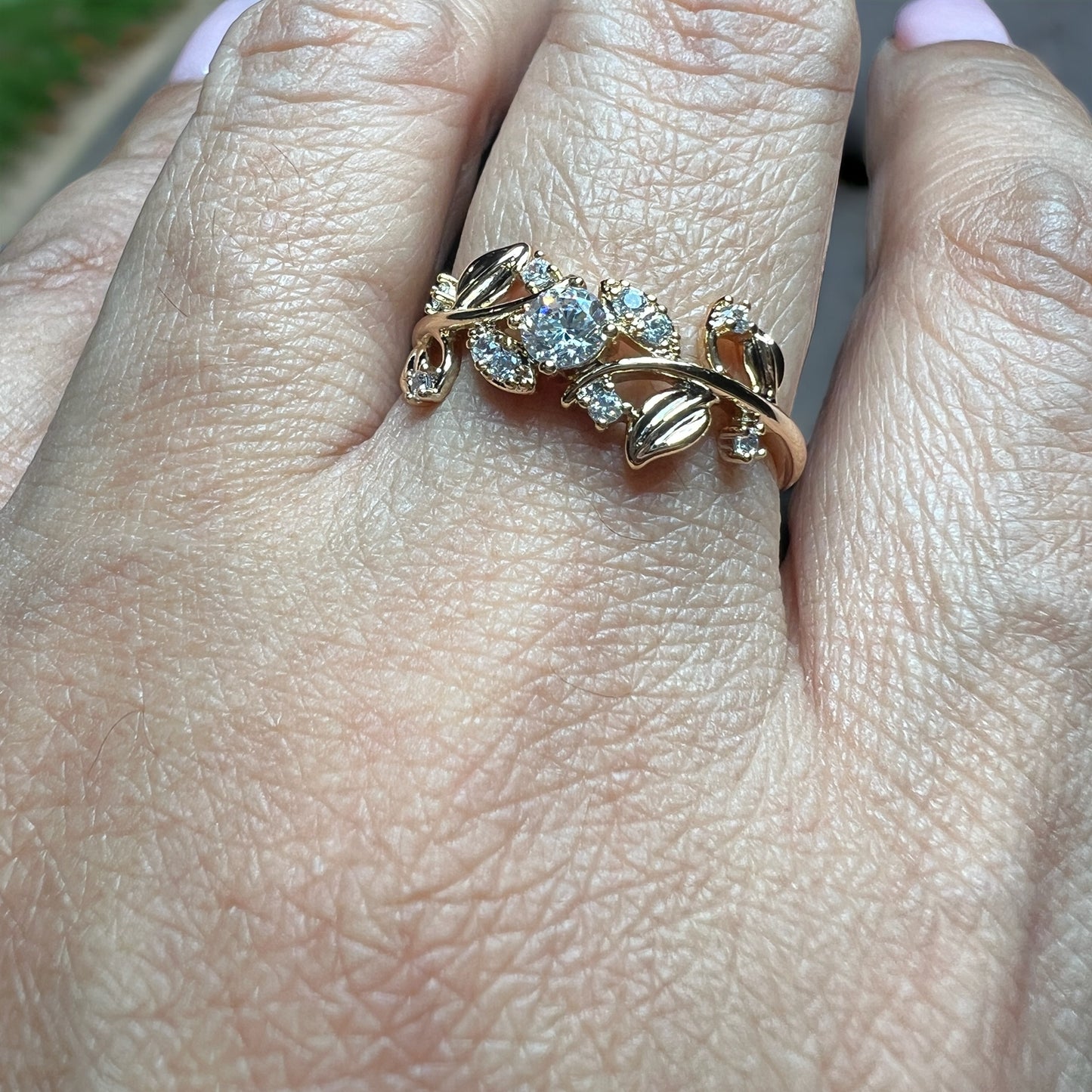 Gold Leaves and White Zircons Gold-Plated Ring for Women - A Stunning Fusion of Nature-Inspired Beauty and Timeless Elegance #0127