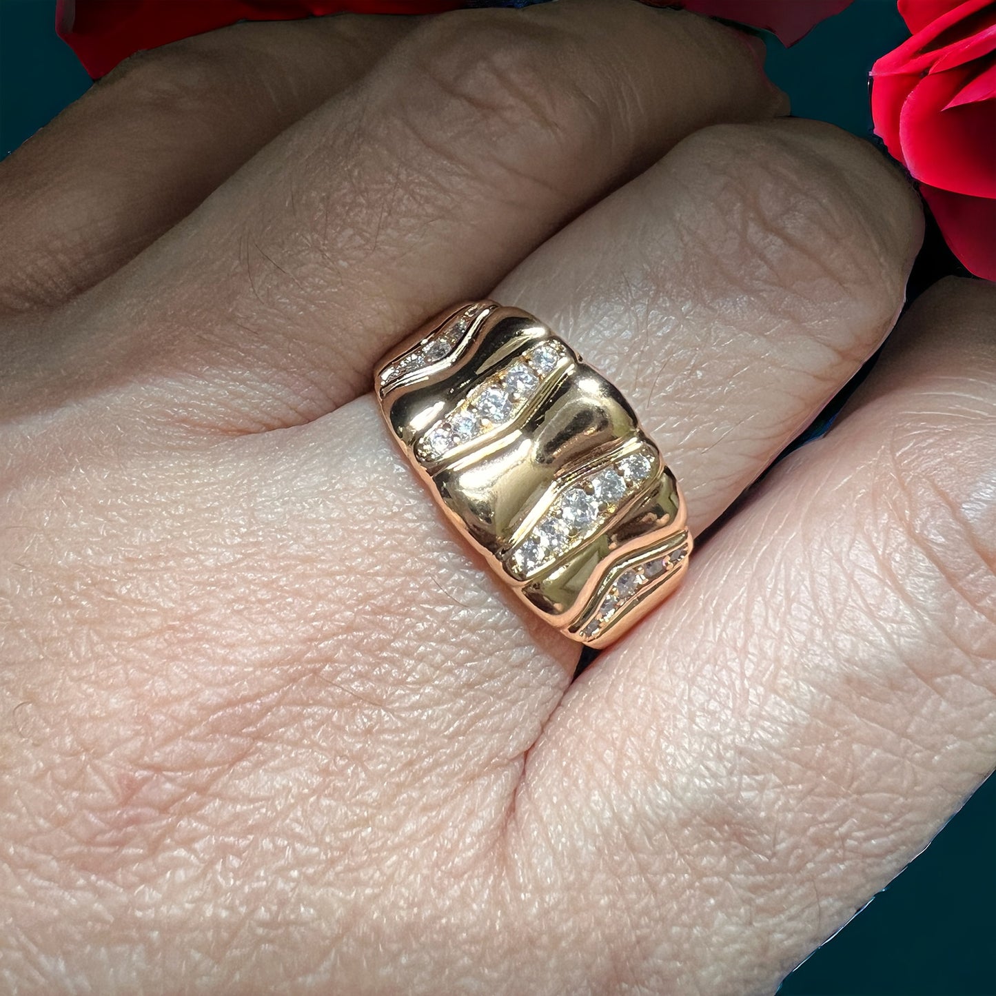 Asya: Chic 18k Gold-Plated Band Ring