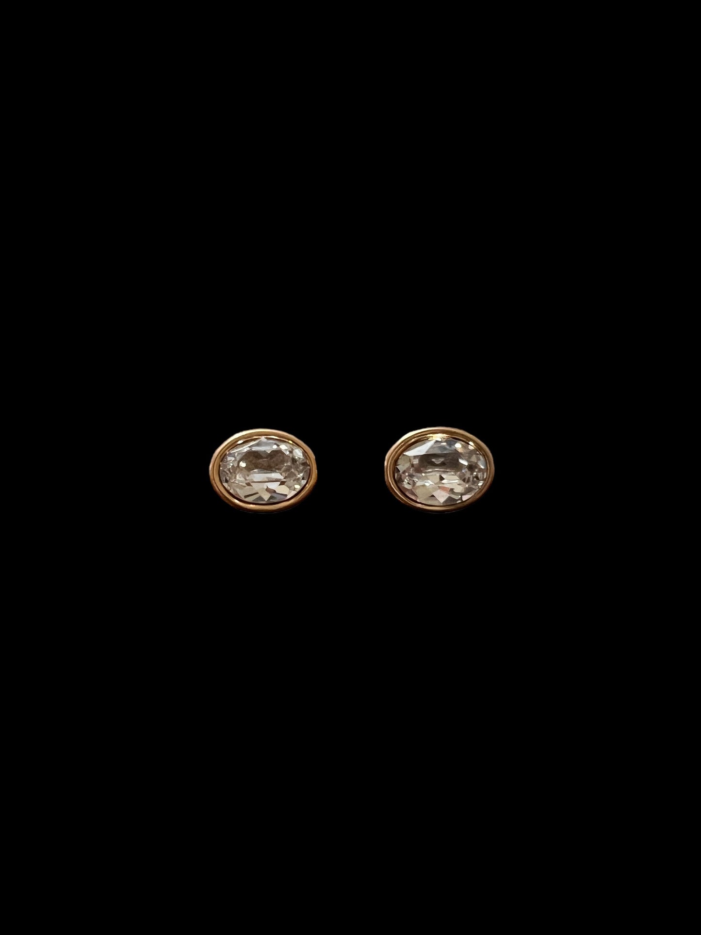 where to buy cute earrings canada
Oval crystal gold studs earrings 