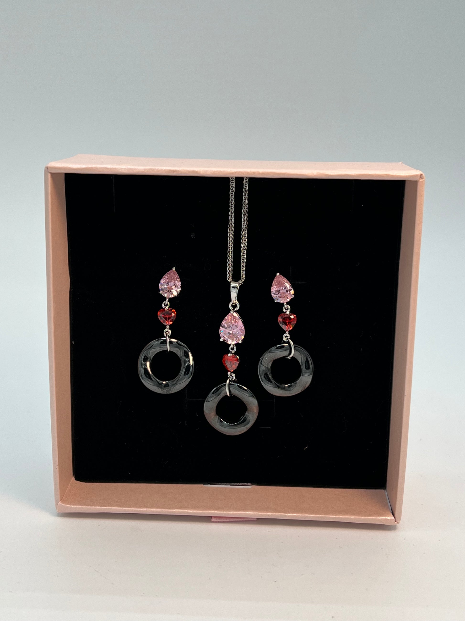 Vibrant silver jewelry set