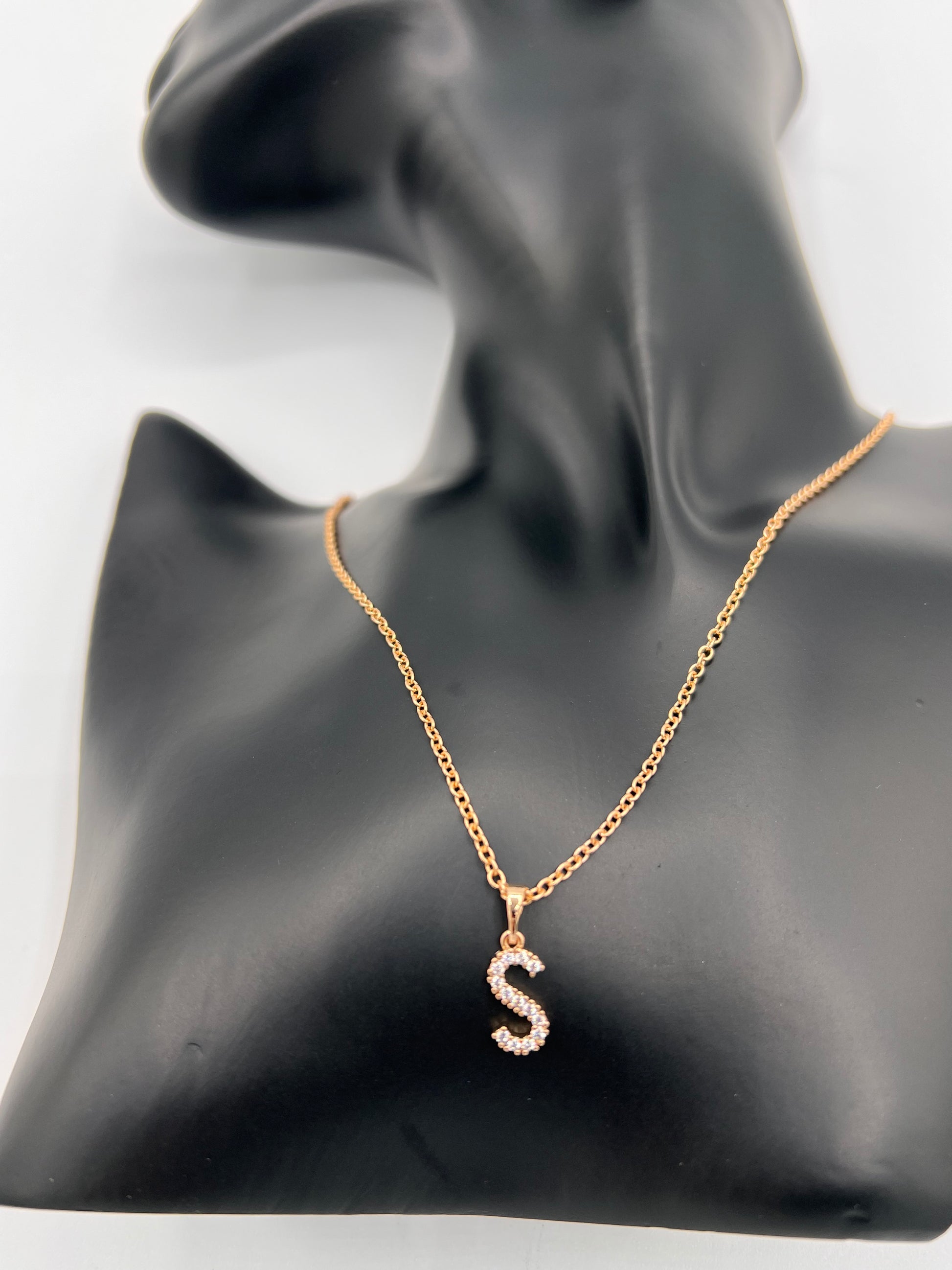 40cm linked gold plated chain with Capital letter T  the letter S is embellished with 3 A cubic zircons