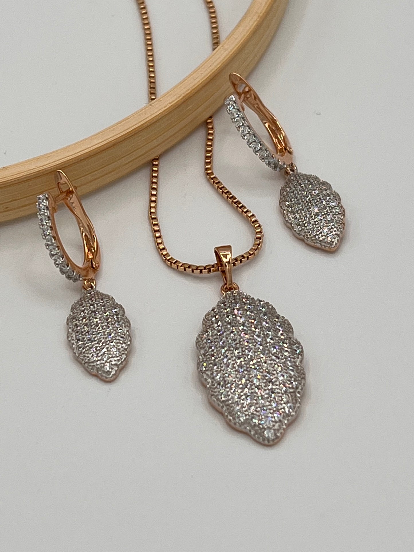 Silver And Gold Colors Leaf Diamond Like Earring And Necklace Set