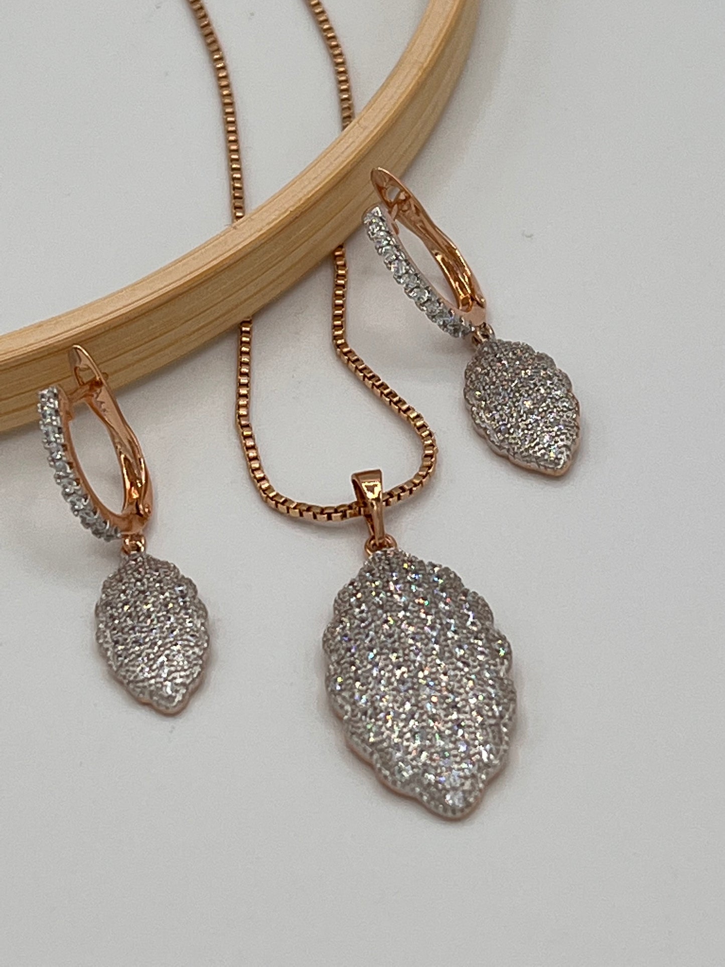 Silver And Gold Colors Leaf Diamond Like Earring And Necklace Set