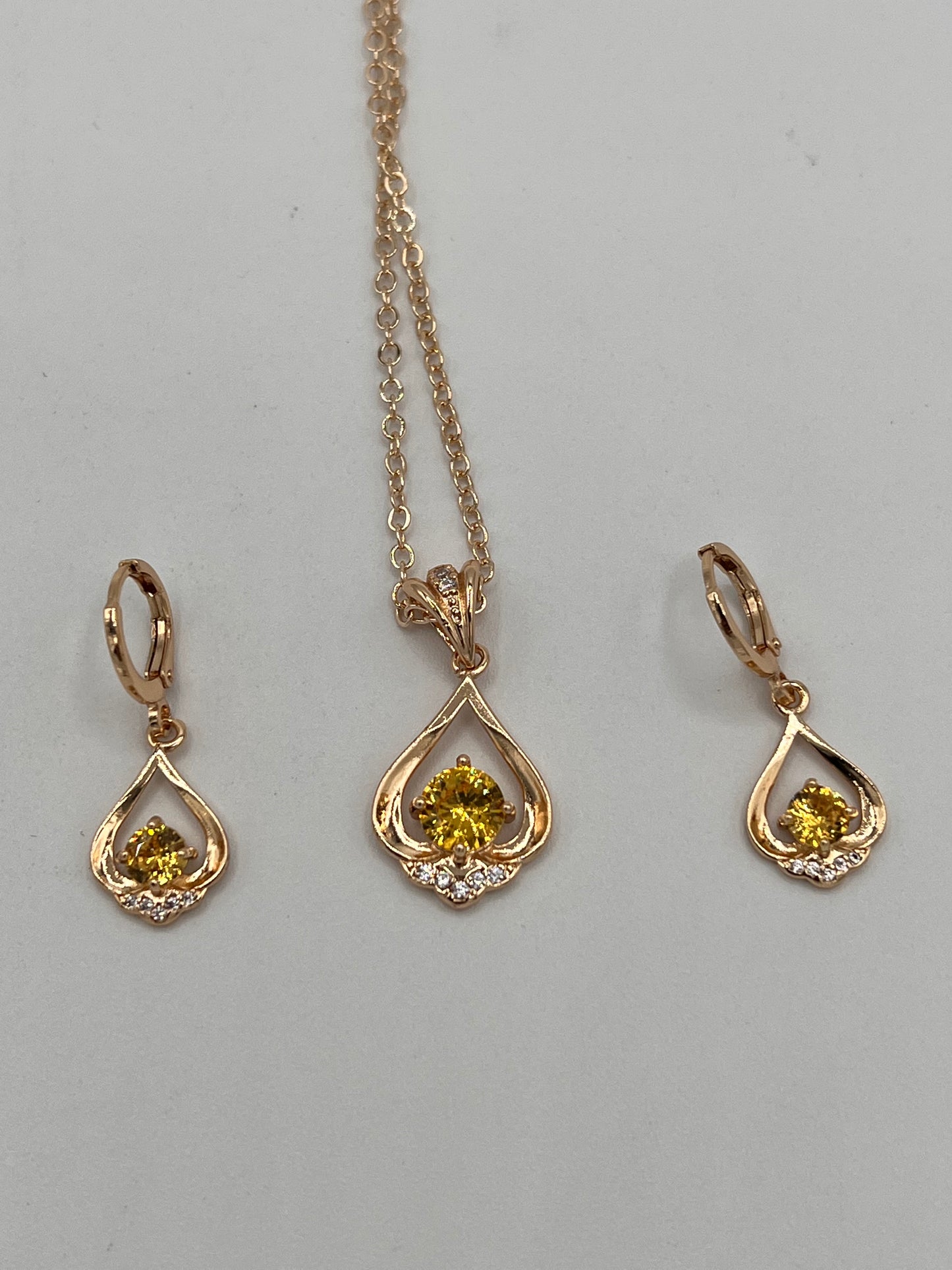 Sophie Earrings And Necklace Sets Pink Or Yellow
