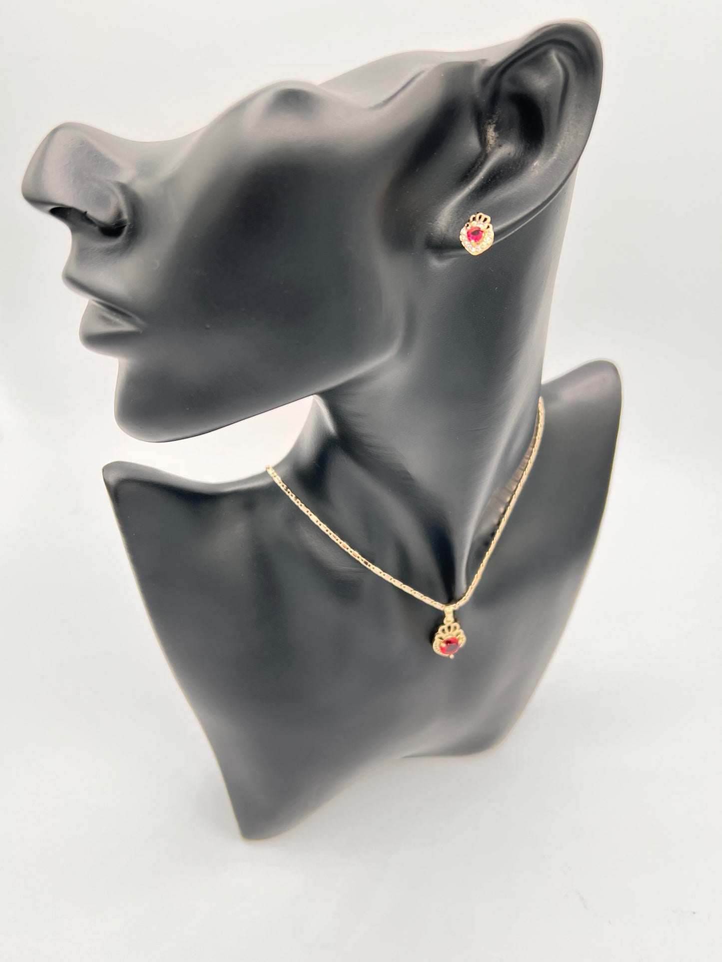Queen Earrings and Necklace Set Gold Plated