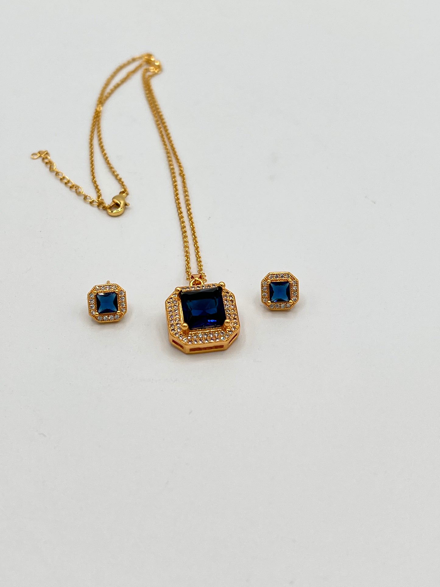 Simran Square Earrings Studs And Necklace Sets
