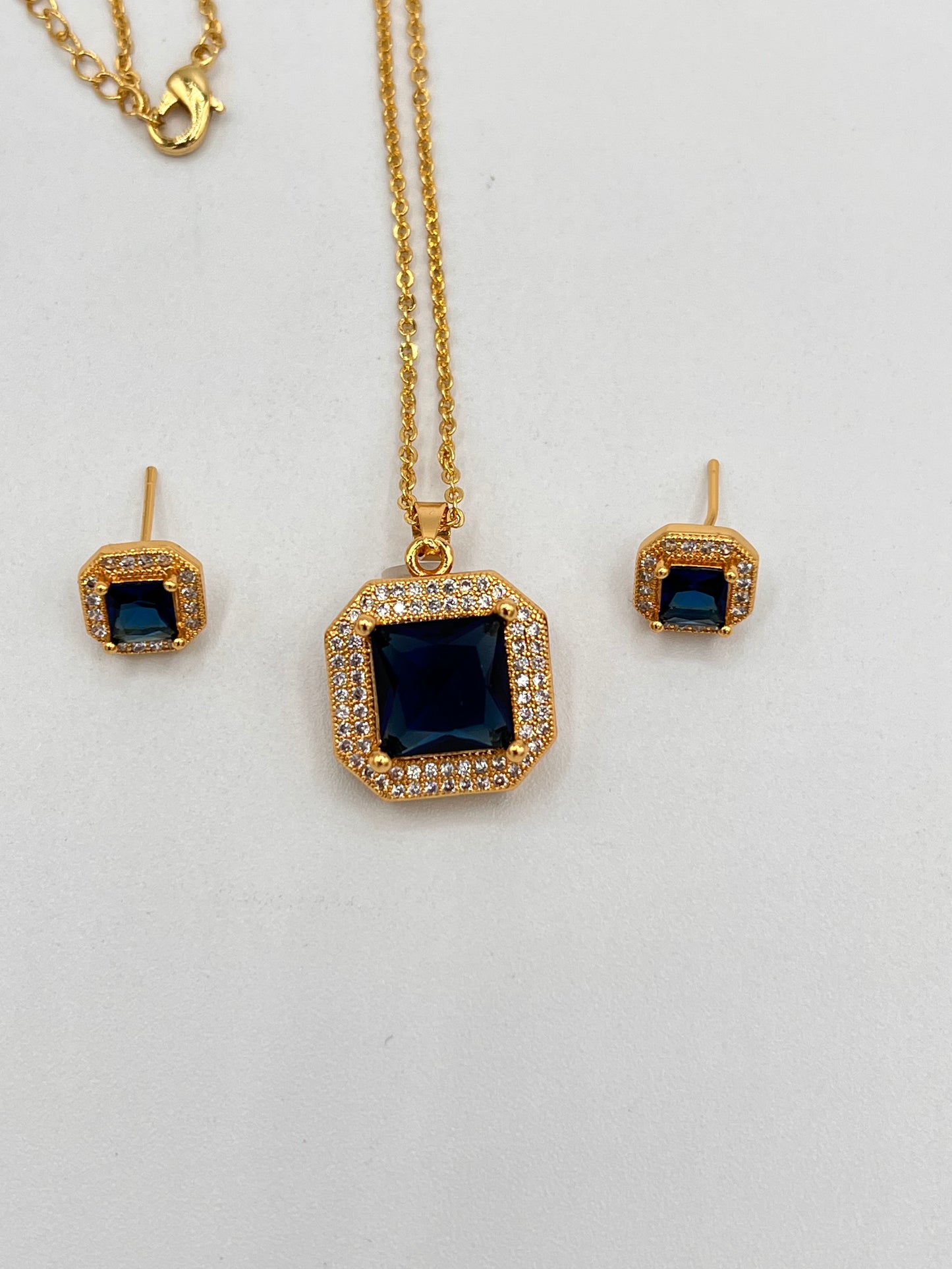 Simran Square Earrings Studs And Necklace Sets