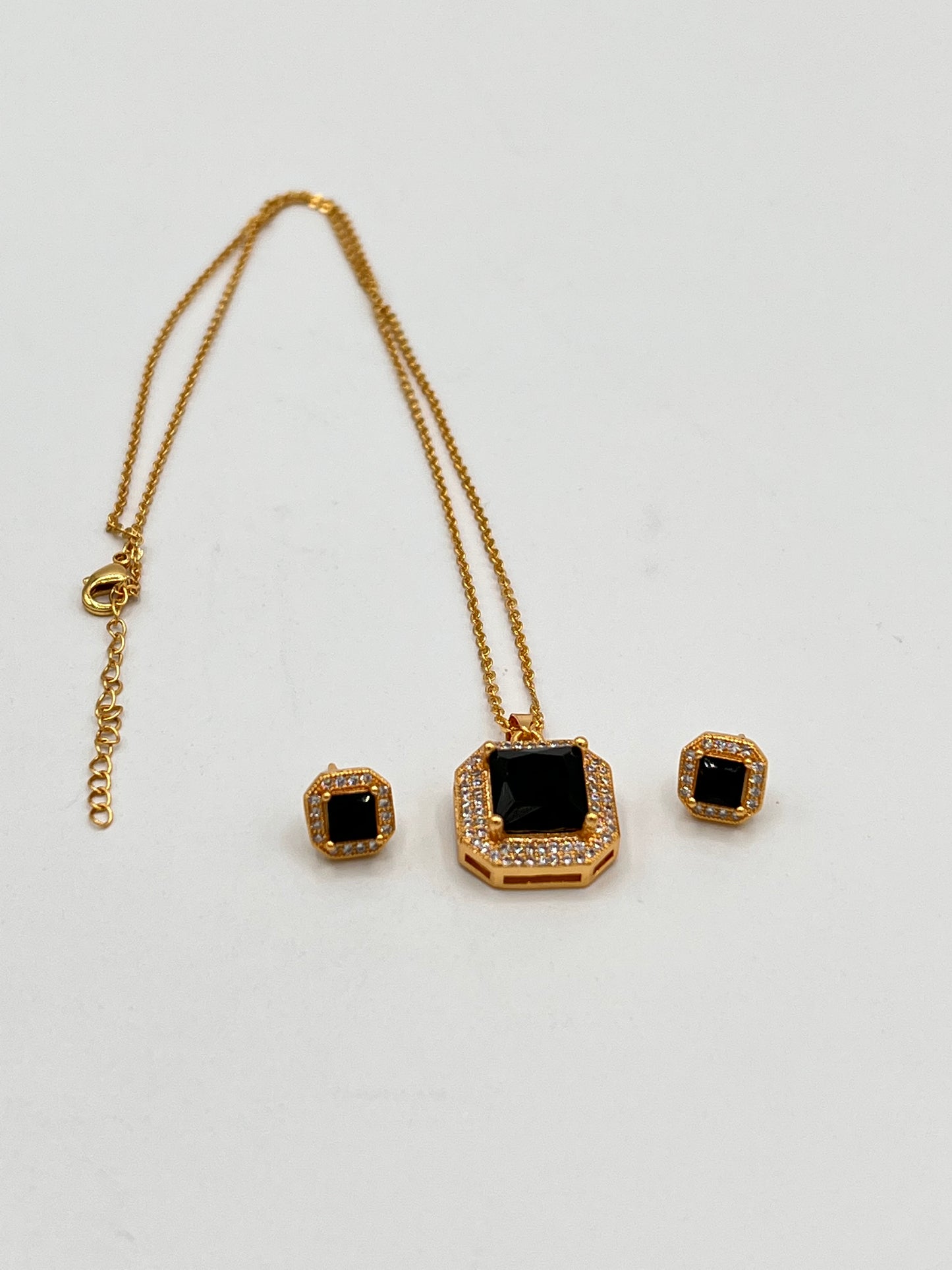 Simran Square Earrings Studs And Necklace Sets