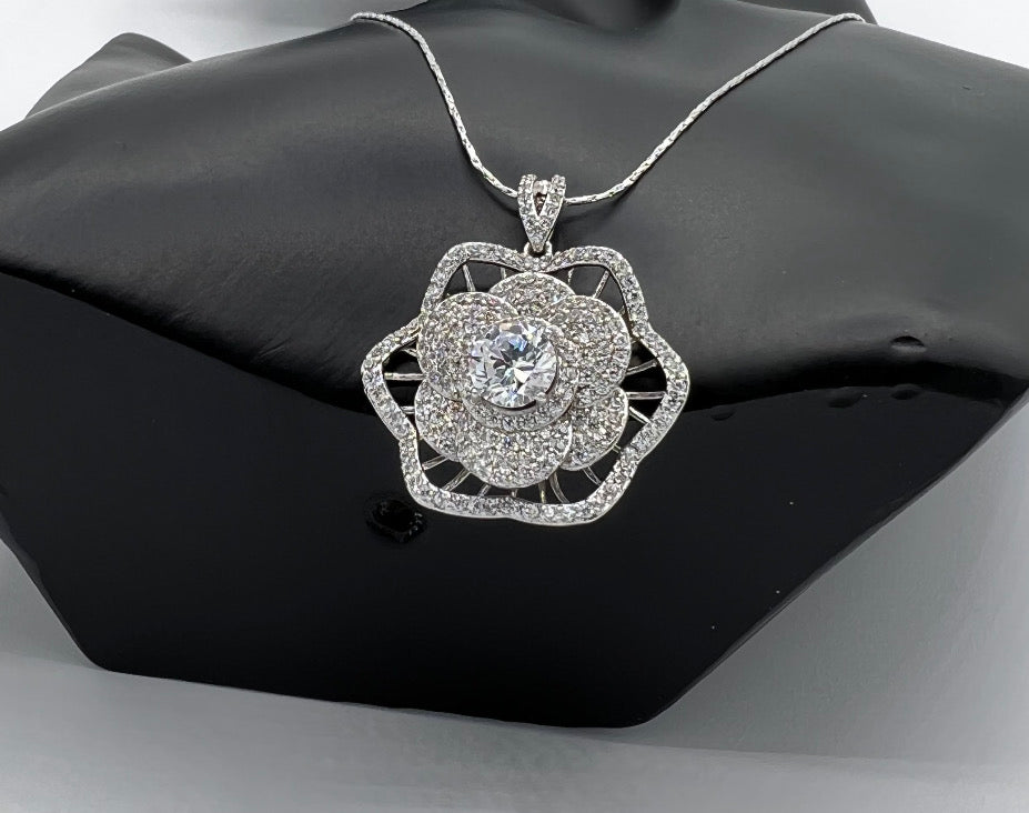 Blossoming Beauty: 3D Rhodium-Plated Flower Necklace