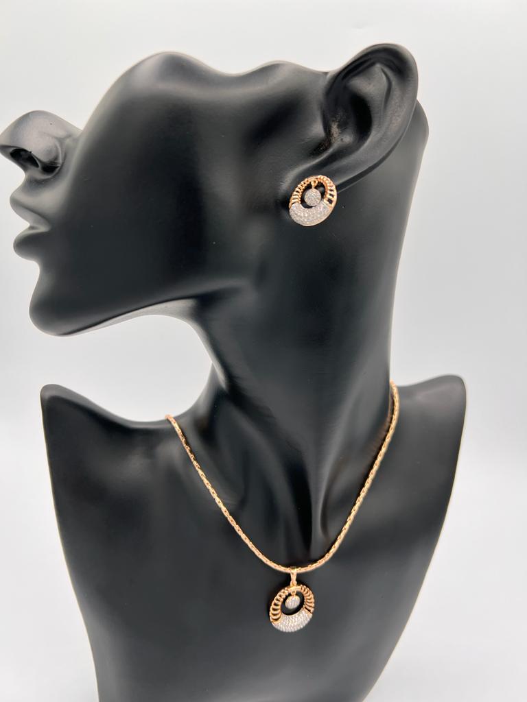 Shakira Diamond Like Earrings And Necklace Sets