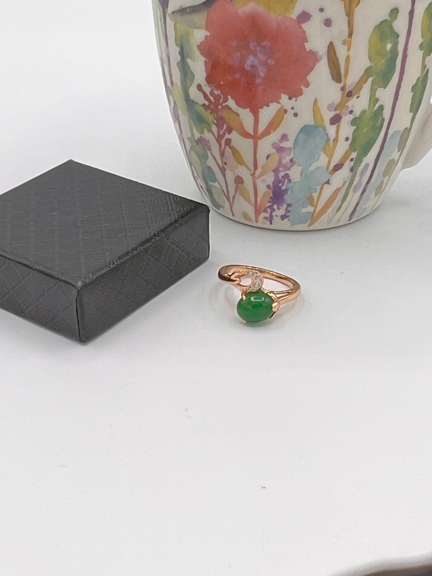 White And Emerald Green Gold Ring