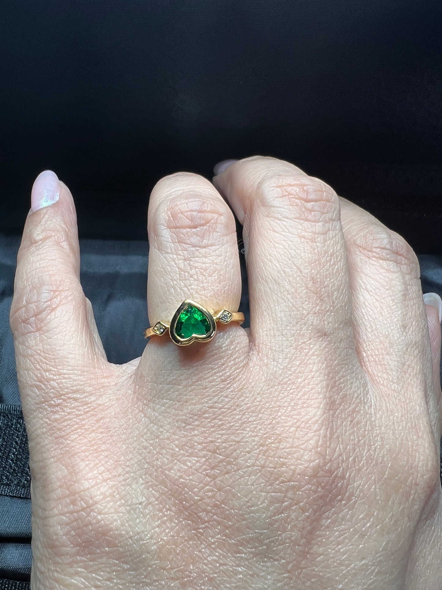 emerald heart shaped gold ring