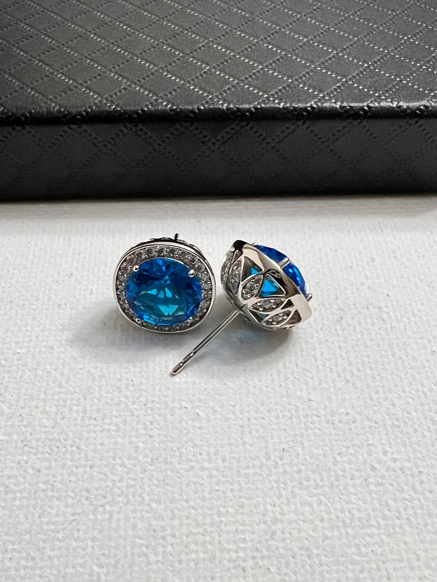 Captivating 3D Design: Front and Back Silver Stud Earrings - Elevate Your Style with Unique and Contemporary Fashion Accessories"