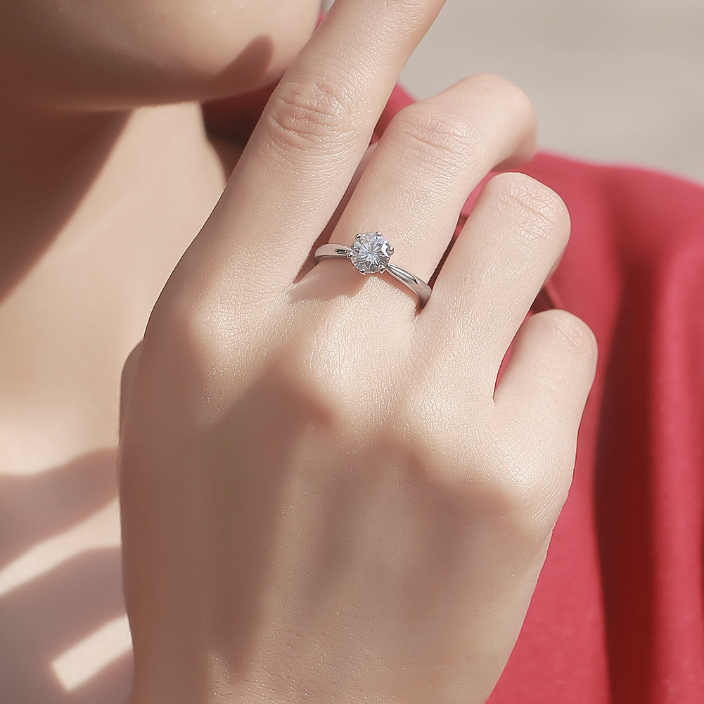 Dazzling Brilliance: 1CT Radiant Cut Solitaire Moissanite Diamond Engagement Ring